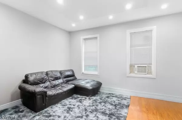 Newark City, NJ 07107,577 N 9th St