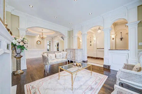 Toronto C14, ON M2N 3Y8,216 Parkview AVE