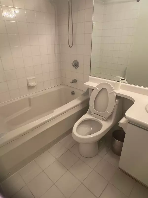 Toronto C01, ON M5J 1R4,10 Yonge ST #2111