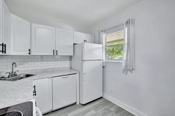 Wilton Manors, FL 33334,2741 NE 8th Ave #15