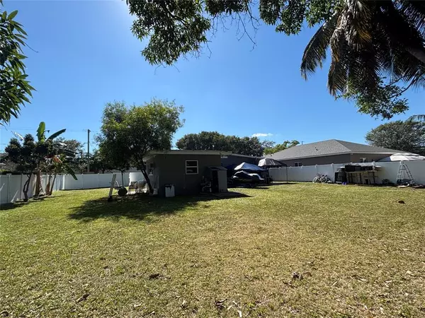 Oakland Park, FL 33334,935 NE 33rd St