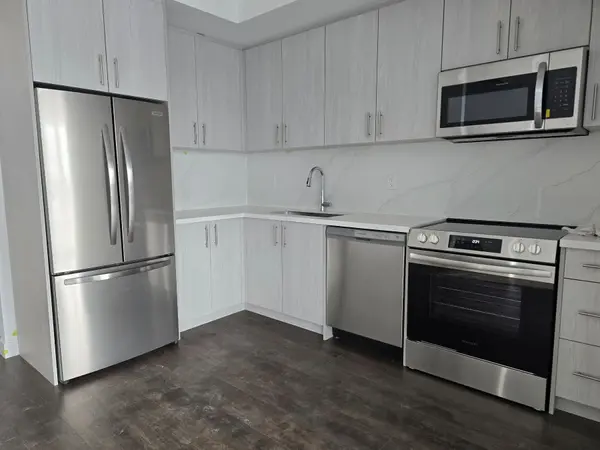 Markham, ON L3S 0E3,30 Markdale LN #520