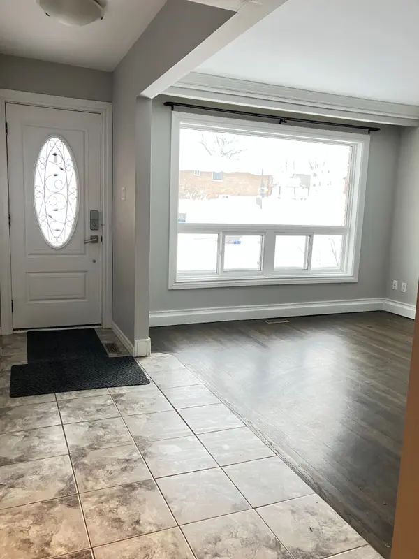 Barrie, ON L4N 5S6,355 Leacock DR #A