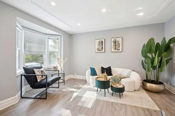 Toronto W04, ON M6B 2G3,542 Glen Park AVE #Main