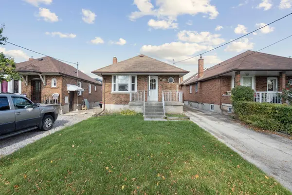 542 Glen Park AVE #Main, Toronto W04, ON M6B 2G3