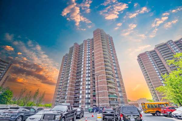 236 Albion RD #901, Toronto W10, ON M9W 6A6