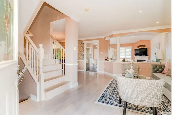 Brampton, ON L7A 1G8,10 Safari CT