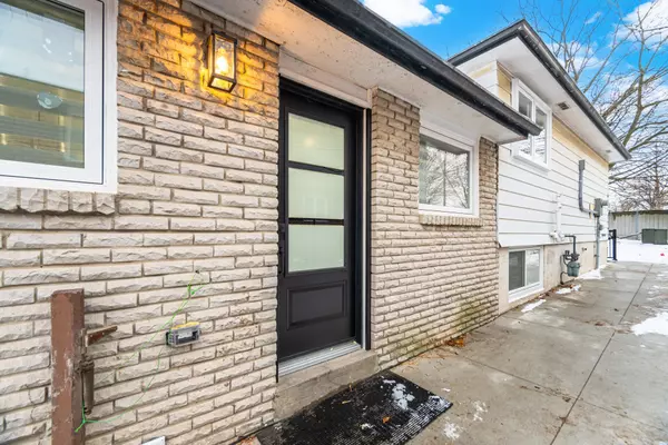 Mississauga, ON L5J 2Y2,830 Embassy AVE #Main Floor