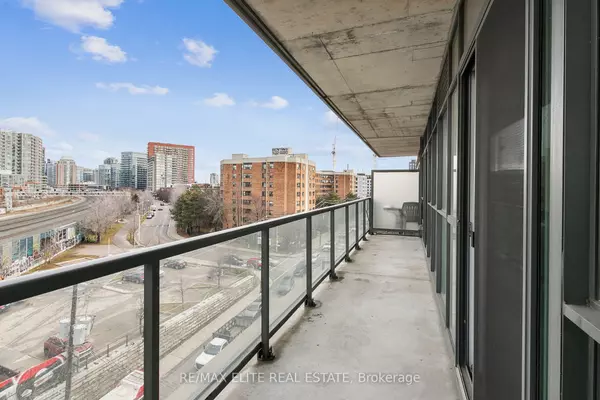 Toronto W01, ON M6K 0B9,1205 Queen ST W #607