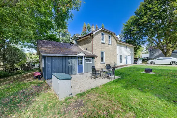 Wellington North, ON N0G 2L3,3 Page ST