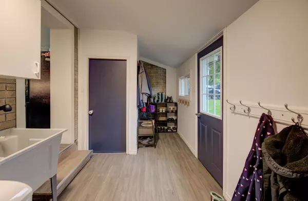 Wellington North, ON N0G 2L3,3 Page ST