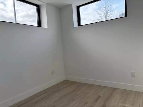 Niagara Falls, ON L2G 4R8,7277 Wilson CRES #107