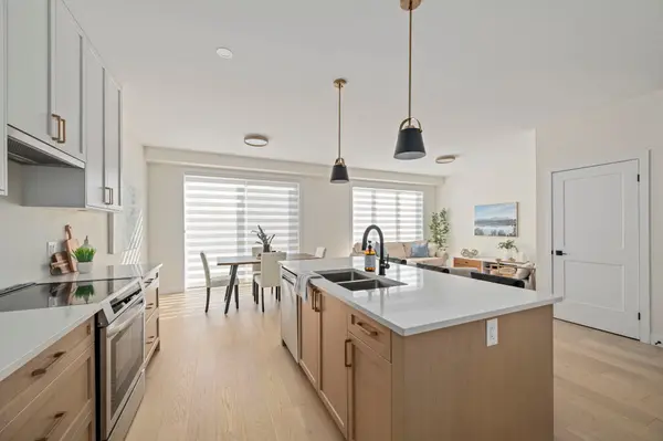 London North, ON N6G 3W3,2172 Saddlerock AVE