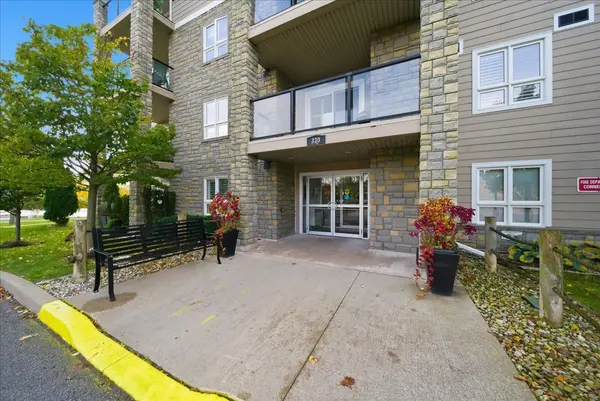 Welland, ON L3C 7B3,330 Prince Charles DR S #1402