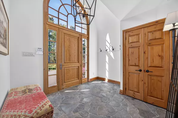 Blue Mountains, ON L9Y 0R6,589374 19 Grey RD