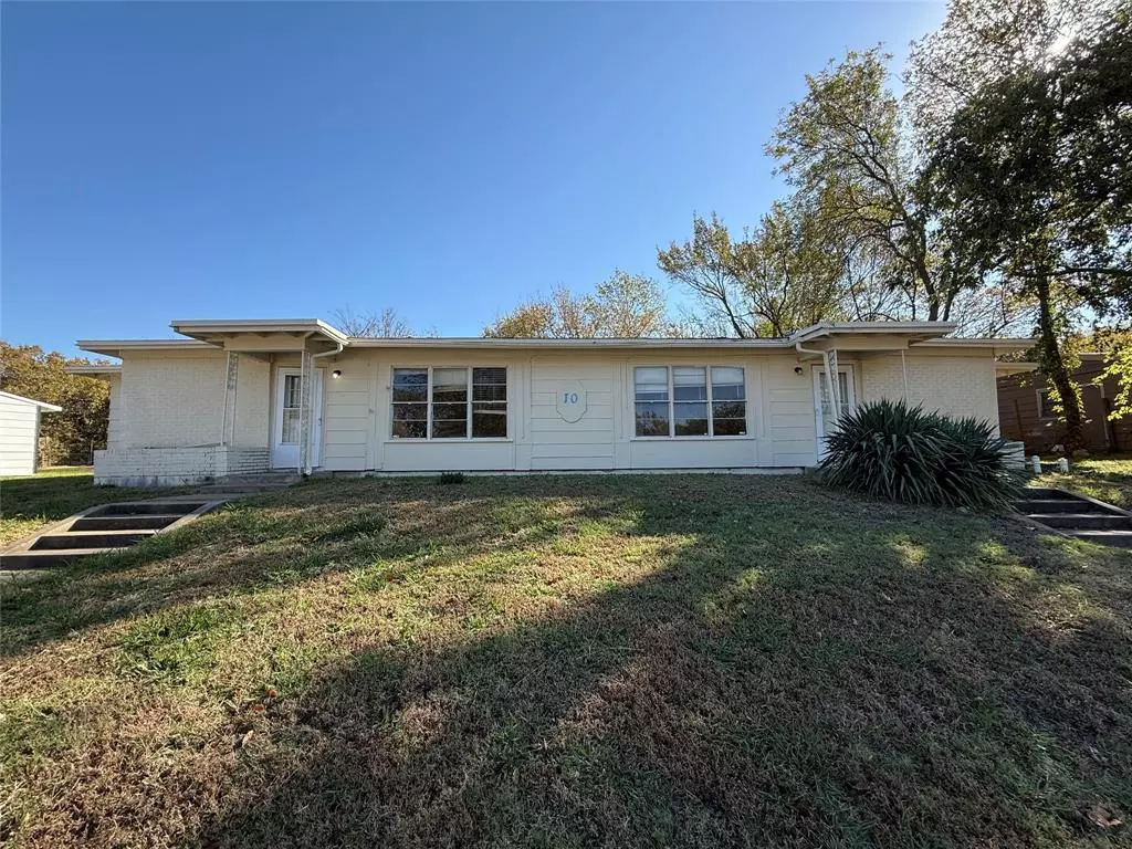 Denison, TX 75020,10 Pershing Drive #A