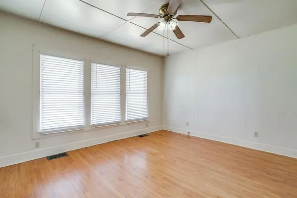 Grandview, TX 76050,8309 CR 106