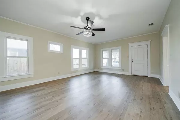 Mineola, TX 75773,515 N Newsom Street