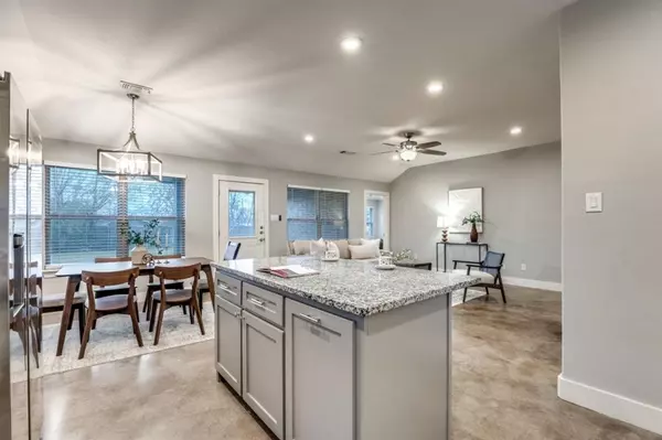 Sherman, TX 75092,2205 N Hickory