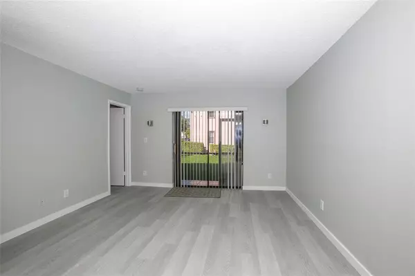 Pembroke Pines, FL 33026,10557 NW 10th St #101