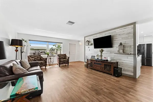 Boynton Beach, FL 33426,1001 SW 6th Ave