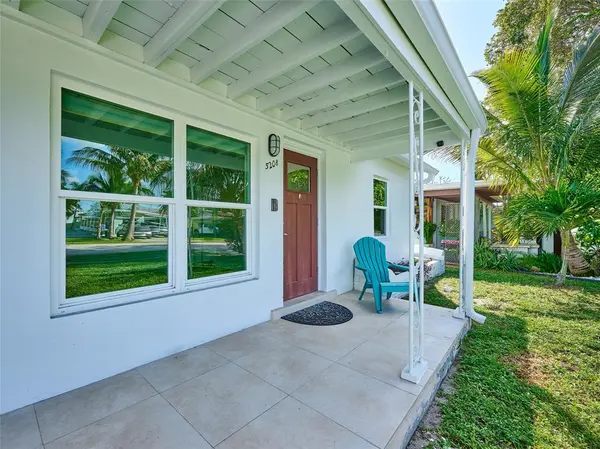 Oakland Park, FL 33334,5208 NE 2nd Ave