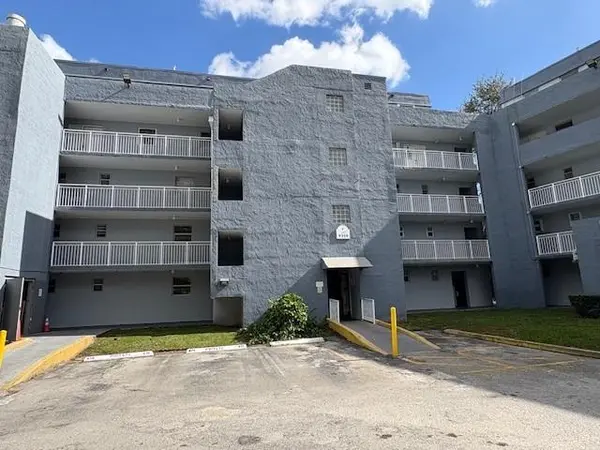 9359 Fontainebleau Blvd #F401, Miami, FL 33172