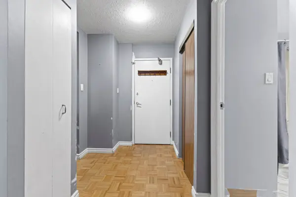 Hunt Club - South Keys And Area, ON K1V 0N1,2019 Bank ST #504