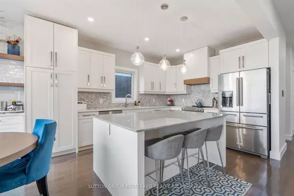 London North, ON N6G 0P9,2058 Wateroak DR