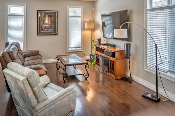 London South, ON N6K 5B9,1630 Shore RD #40