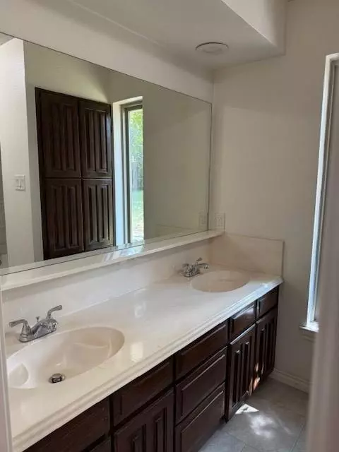 Arlington, TX 76014,3024 Barrington Place NE