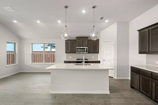 Waxahachie, TX 75165,737 Scarlet Sage