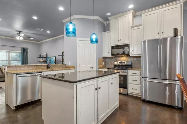 Valley Mills, TX 76689,207 Cresthill Circle