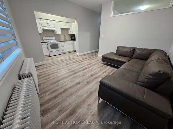 Toronto E02, ON M4C 5B1,47 Dawes RD #2