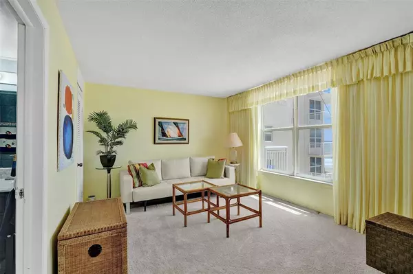 Hillsboro Beach, FL 33062,1051 Hillsboro Mile #307E