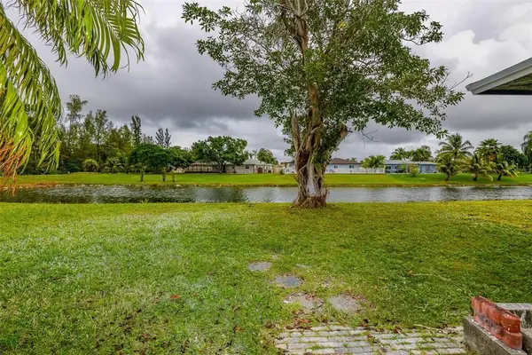 Boca Raton, FL 33428,22500 Labrador St