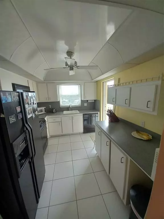 Pompano Beach, FL 33062,1200 Hibiscus Ave #608