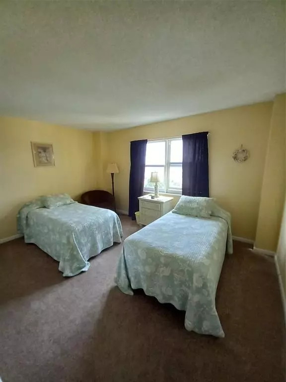 Pompano Beach, FL 33062,1200 Hibiscus Ave #608