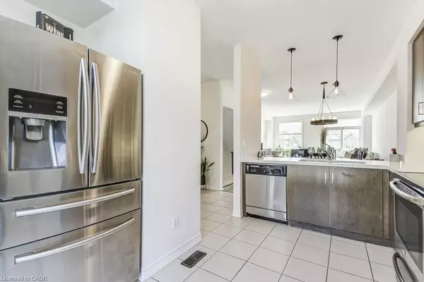 Burlington, ON L7R 0C8,2362 Treversh Common