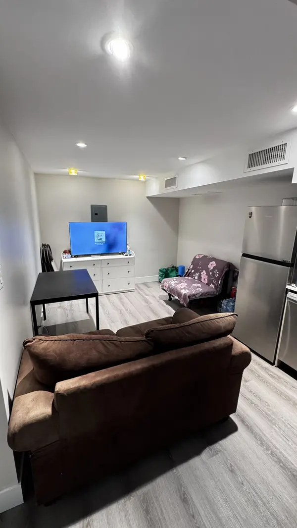 Toronto W02, ON M6P 2K6,359 Keele ST #3