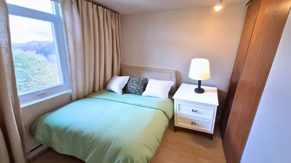 London South, ON N5Z 4W5,45 Pond Mills RD #711