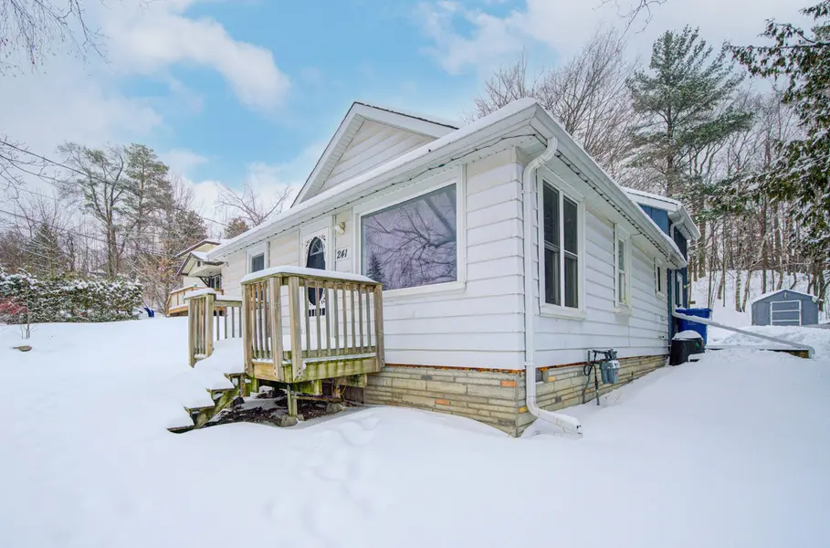 241 Glenwoods AVE, Georgina, ON L4P 2X1