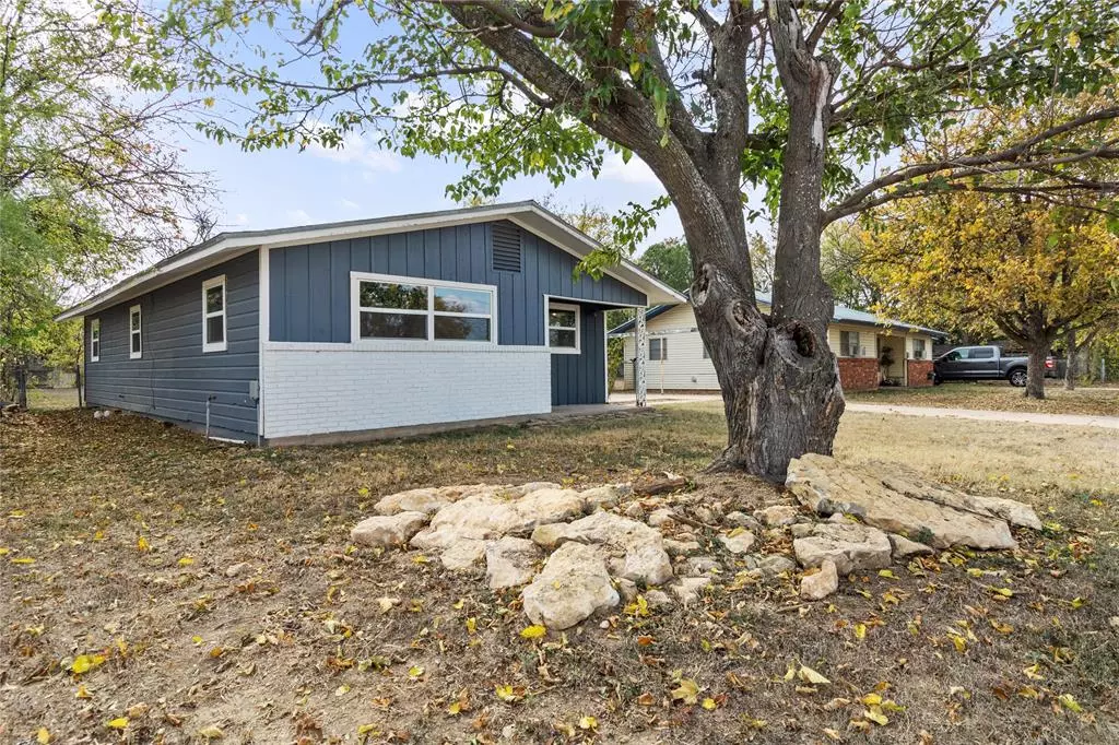 Coleman, TX 76834,212 E 2nd Street