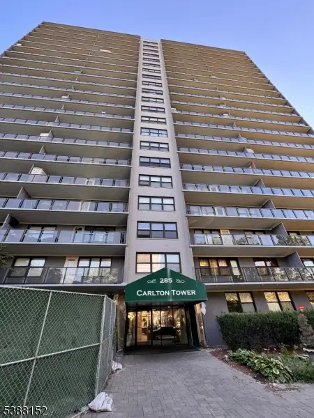 Passaic City, NJ 07055,285 Aycrigg Ave #19H