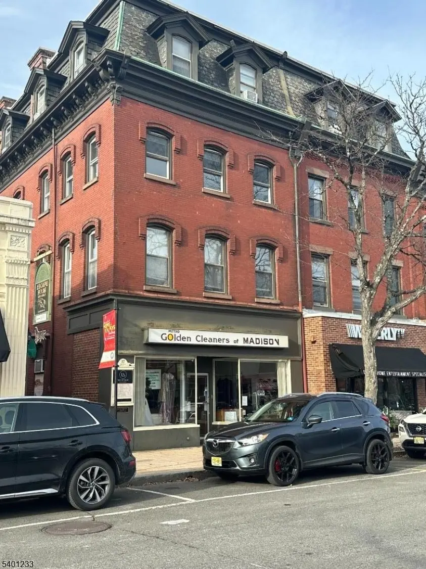 Madison Boro, NJ 07940,17 Waverly Pl #9