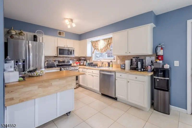 Newark City, NJ 07105,19 Val Sumo Ln