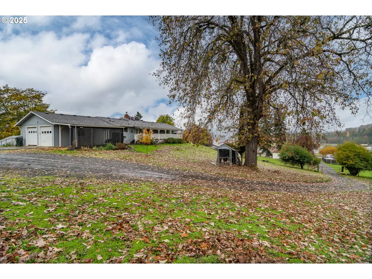 Roseburg, OR 97470,207 NE SPENCER CT
