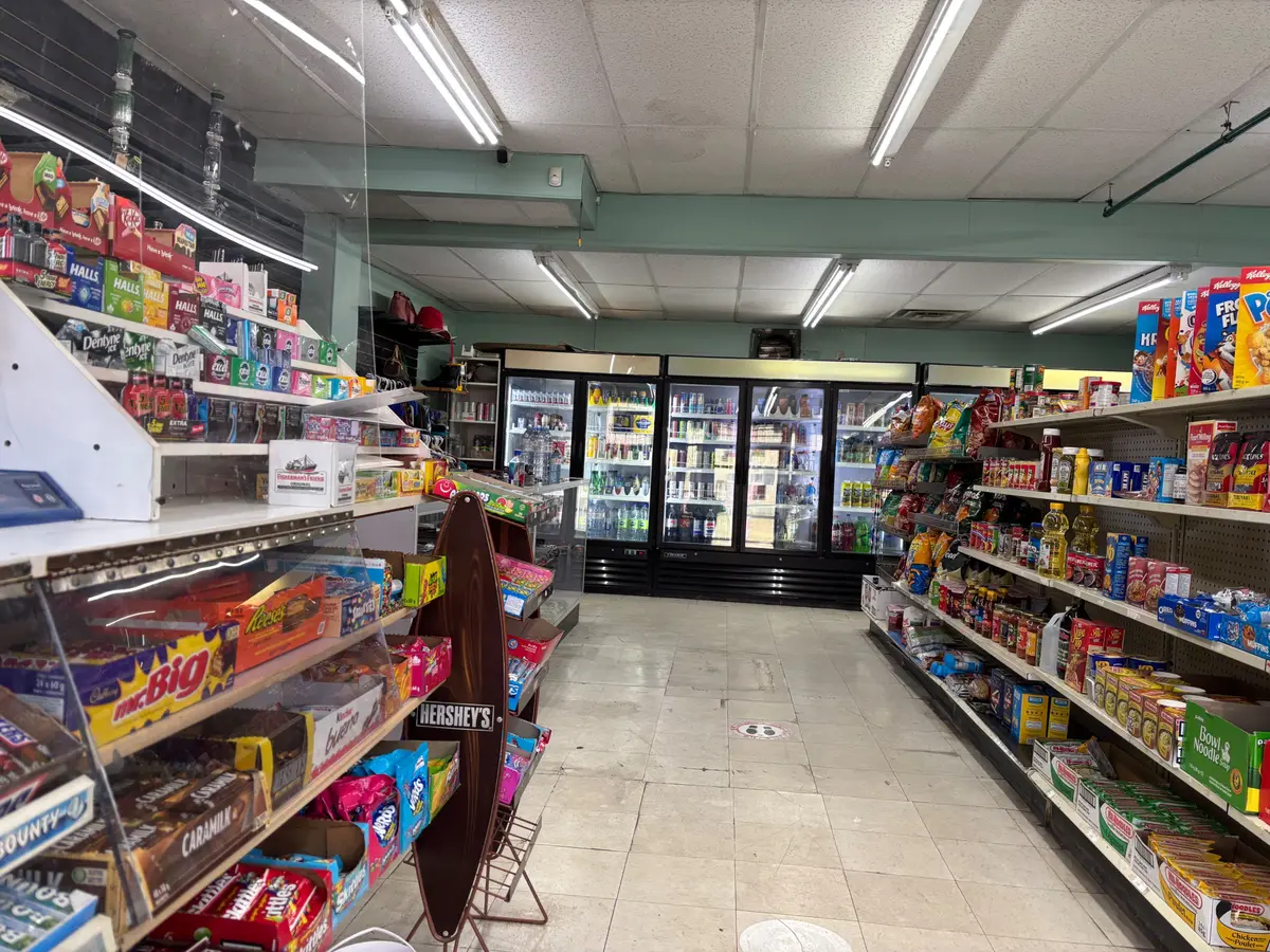 Niagara Falls, ON L2G 2C1,6218 Culp ST