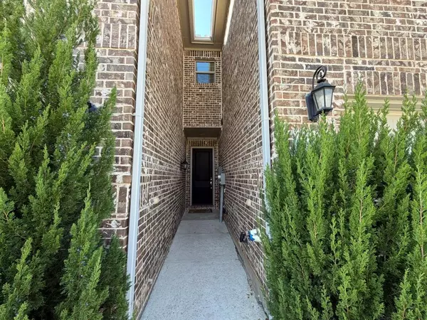 Lewisville, TX 75077,624 Hutchinson Lane