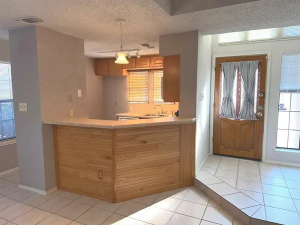 Irving, TX 75063,400 Santa Fe Trail #24